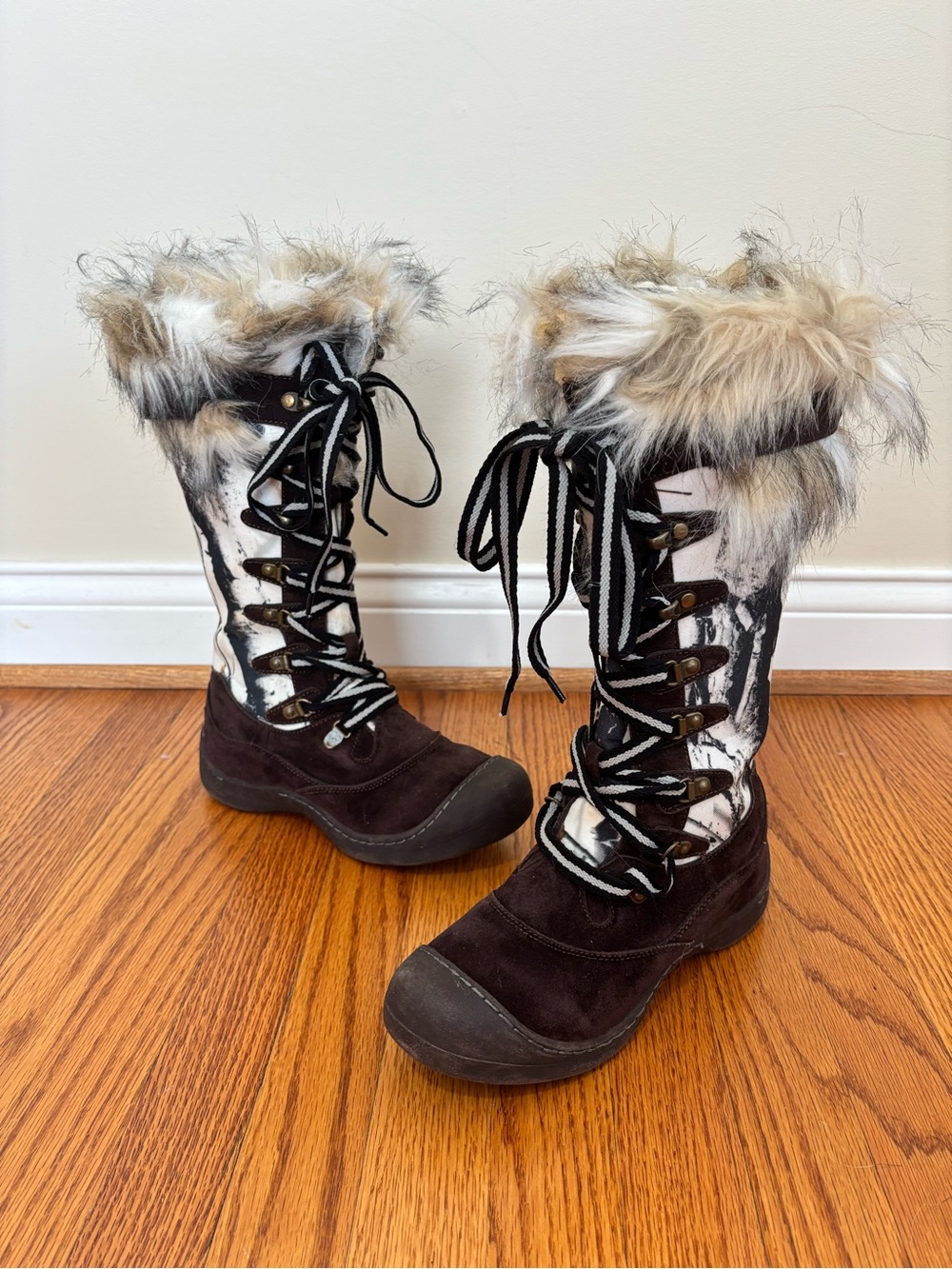 Legendary Whitetails Arctic Faux Fur 200 Grams Thinsulate snow tall boots Sz 7